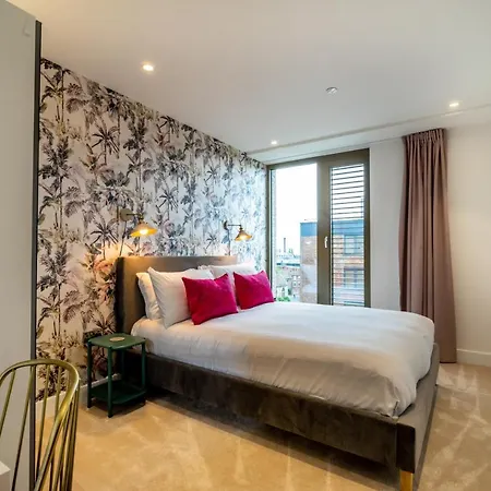 Tree Tops At Ryedale House Apartman York